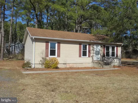 8 Plum St, Crisfield, MD 21817