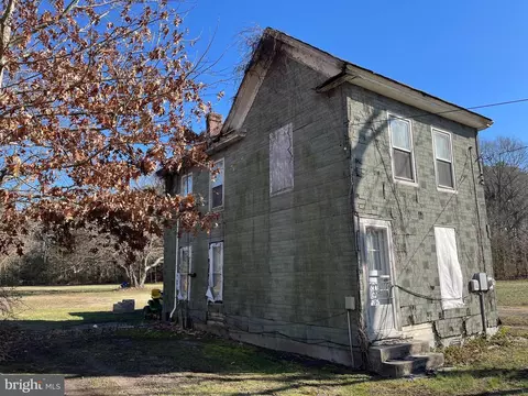 3725 Georges Ln, Crisfield, MD 21817