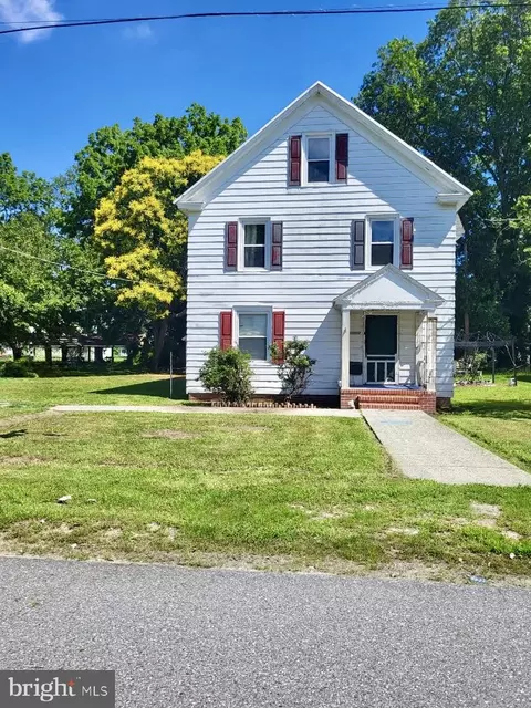 30432 Oak St, Princess Anne, MD 21853