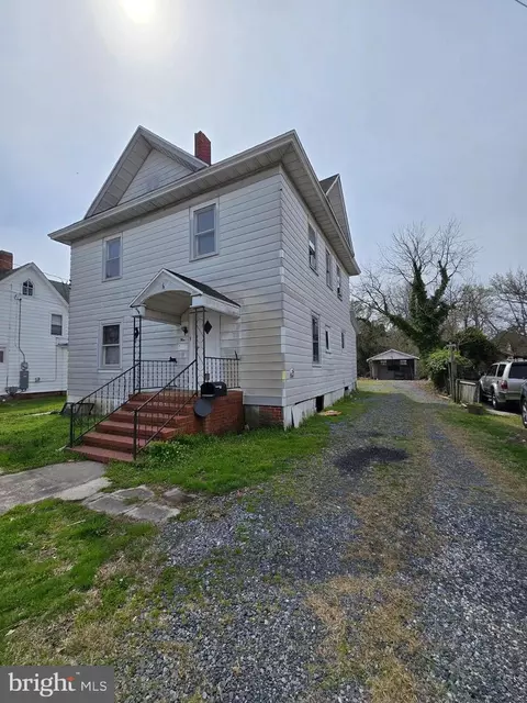 3 Standard Ave, Crisfield, MD 21817