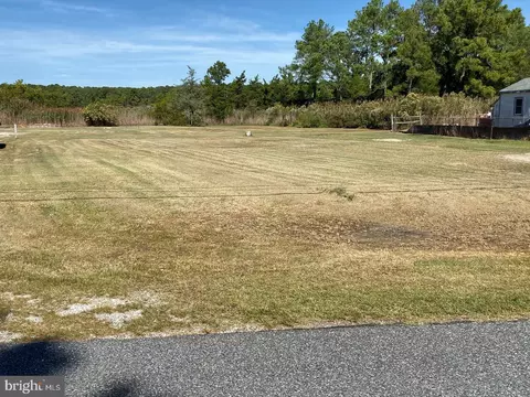 26286 Byrd Rd, Crisfield, MD 21817