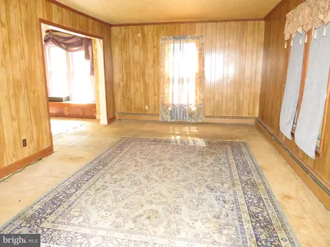 Living - 115 Maple St, Crisfield, MD 21817 photo 1 of 5