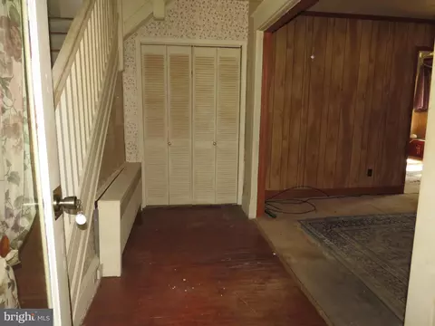 Entry Way - 115 Maple St, Crisfield, MD 21817 photo 1 of 6