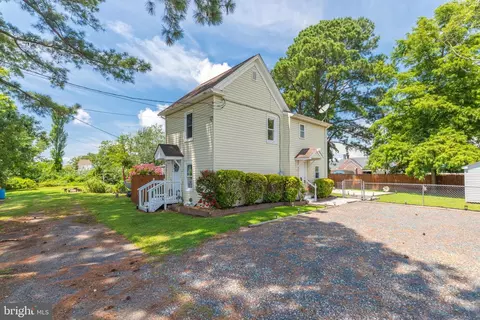 1 Myrtle Ln, Crisfield, MD 21817