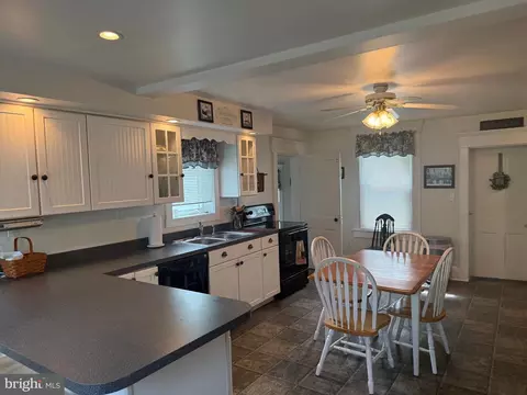 Kitchen - 27665 Fairmount Rd, Westover, MD 21871 photo 1 of 6