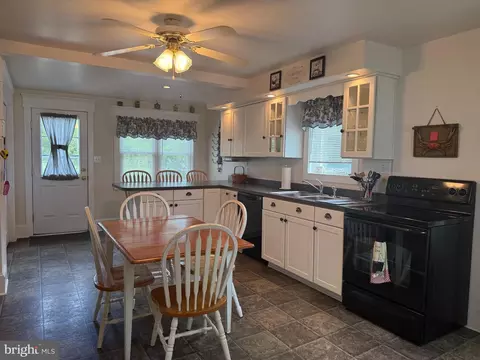 Kitchen - 27665 Fairmount Rd, Westover, MD 21871 photo 3 of 6