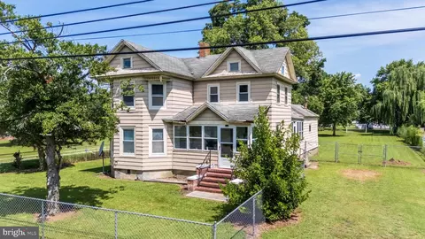 26590 Mariners Rd, Crisfield, MD 21817