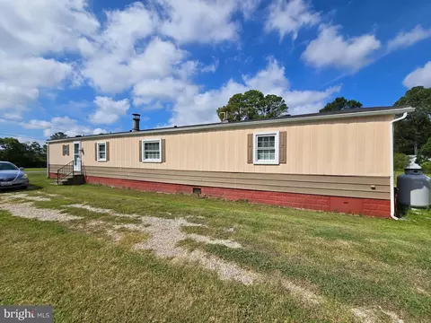 26278 Peach St, Crisfield, MD 21817