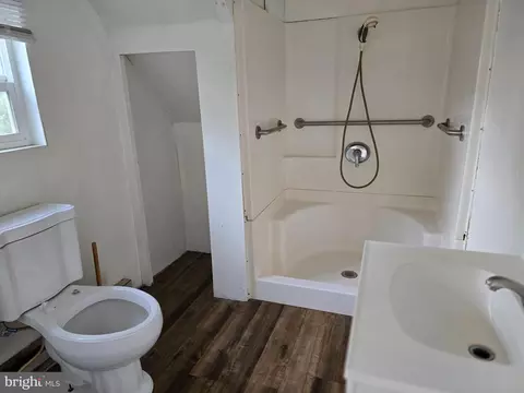 Bath - 40 Maple St, Crisfield, MD 21817 photo 1 of 2