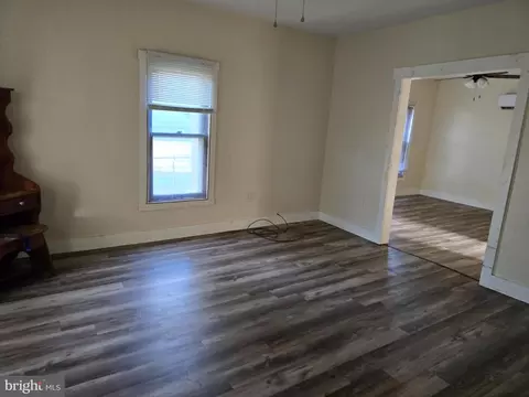 Living - 40 Maple St, Crisfield, MD 21817 photo 2 of 2