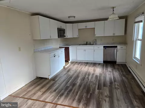 Kitchen - 40 Maple St, Crisfield, MD 21817 photo 1 of 1