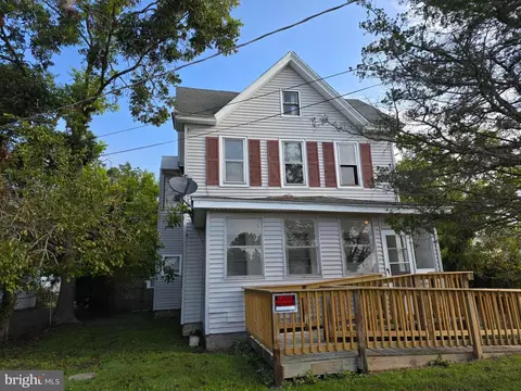 Exterior - 40 Maple St, Crisfield, MD 21817 photo 2 of 3
