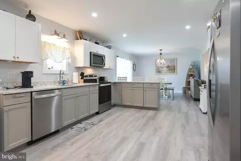 Kitchen - 25830 Rumbley Rd, Westover, MD 21871 photo 2 of 3