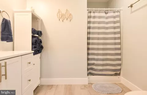Bath - 25830 Rumbley Rd, Westover, MD 21871 photo 3 of 3