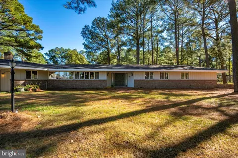 5111 Old Auger Rd, Crisfield, MD 21817