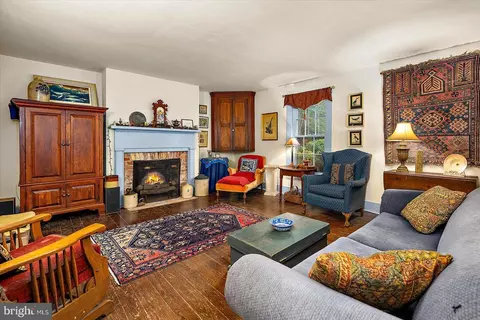 Living - 27947 Fairmount Rd, Westover, MD 21871 photo 2 of 4