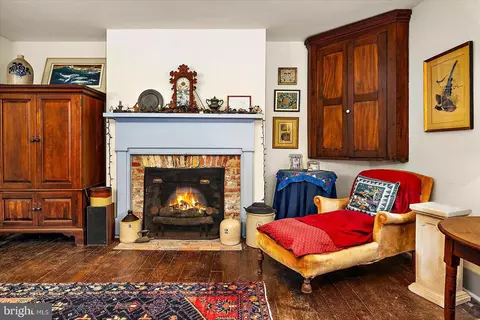 Living - 27947 Fairmount Rd, Westover, MD 21871 photo 3 of 4