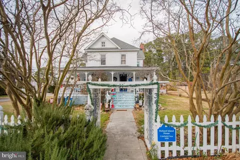 34 Maryland Ave, Crisfield, MD 21817