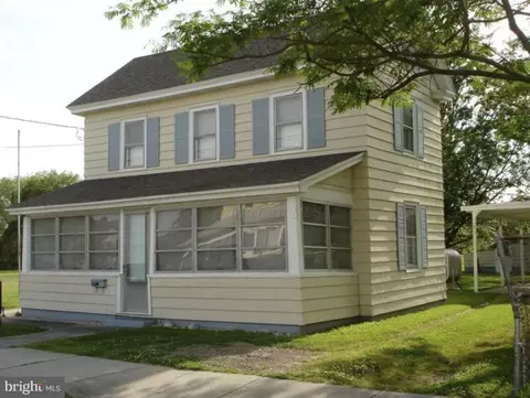 108 2nd St, Crisfield, MD 21817 photo 1