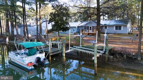 5046 Manokin Rd, Crisfield, MD 21817