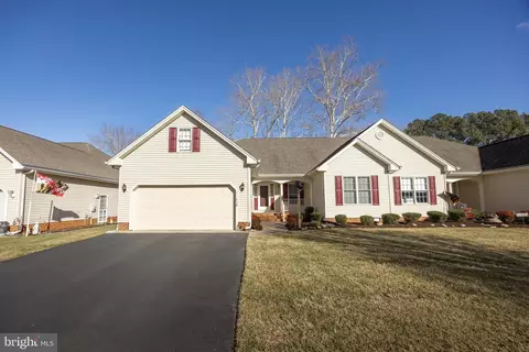 11635 Dennis Dr, Princess Anne, MD 21853