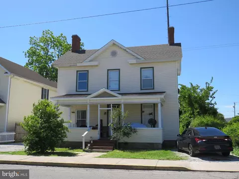 313 W Main St, Crisfield, MD 21817