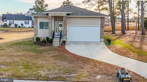 105 Hall Hwy, Crisfield, MD 21817