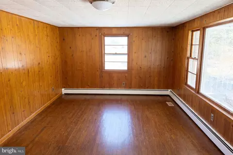 Living - 7366 River Rd, Westover, MD 21871 photo 2 of 6