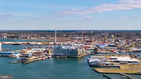 1 Dock St #301, Crisfield, MD 21817
