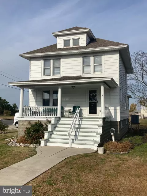 52 Maryland Ave, Crisfield, MD 21817