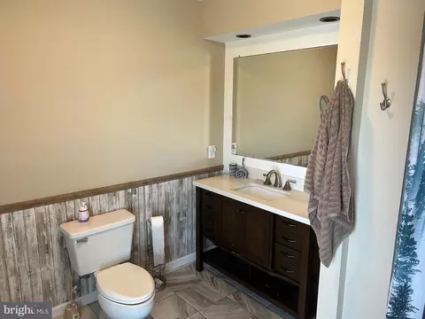 Bath - 25980 Rumbley Rd, Westover, MD 21871 photo 3 of 7