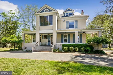 11 S Somerset Ave, Crisfield, MD 21817
