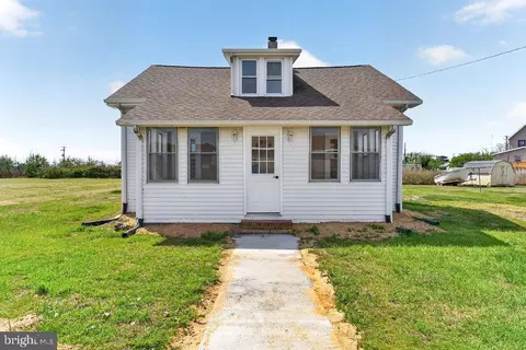 406 Charlotte Ave, Crisfield, MD 21817