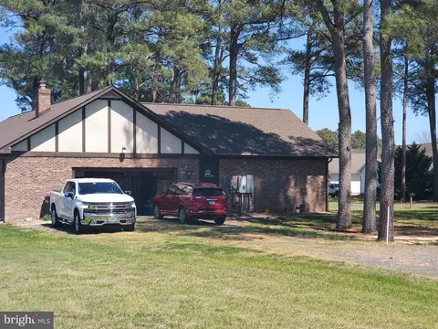 4974 Annemessex Rd, Crisfield, MD 21817