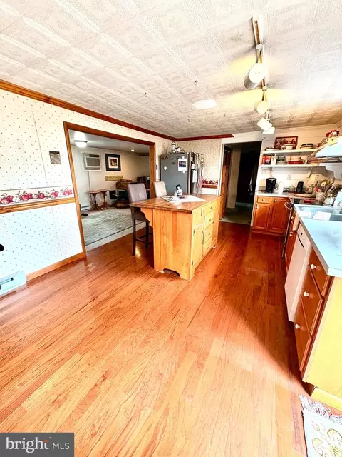 Kitchen - 21162 Tuff St, Tylerton, MD 21866 photo 4 of 5