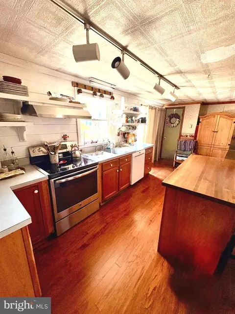 Kitchen - 21162 Tuff St, Tylerton, MD 21866 photo 2 of 5