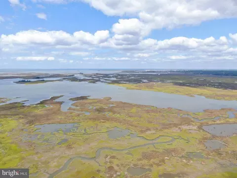 2735 Lloyd Webb Rd, Crisfield, MD 21817