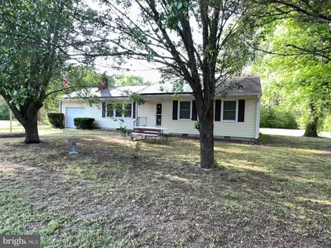 8062 Dividing Rd, Pocomoke City, MD 21851