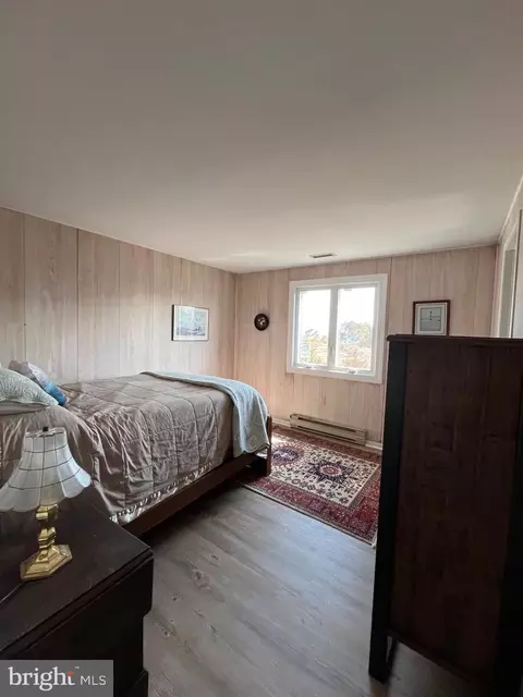 Bedroom - 25785 Drum Point Rd, Westover, MD 21871 photo 2 of 3