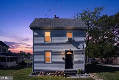 40 W Chesapeake Ave, Crisfield, MD 21817