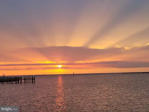 560 Wellington Rd, Crisfield, MD 21817