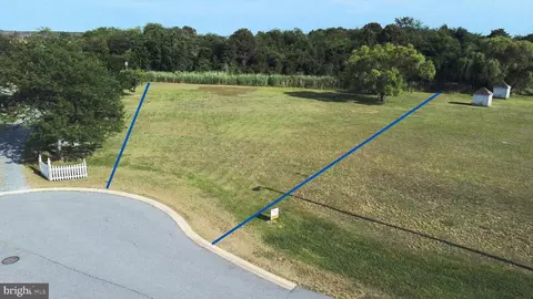 24 Hammock Pointe, Crisfield, MD 21817