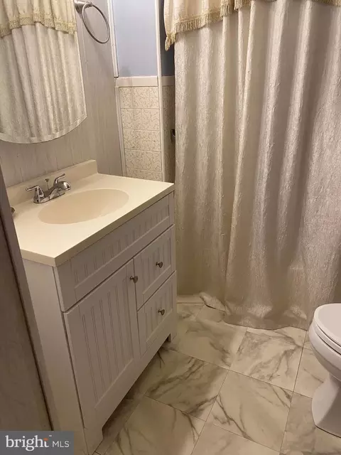 Bath - 3191 Marsh Rd, Ewell, MD 21824 photo 2 of 4