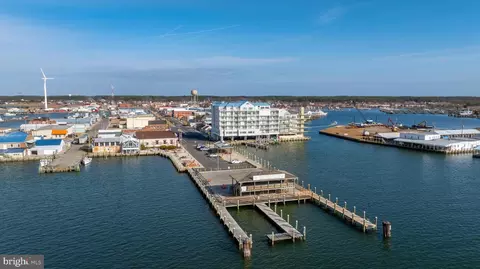 1021 W Main St #202, Crisfield, MD 21817