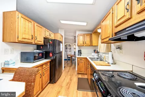 Kitchen - 7940 Riverview Rd, Westover, MD 21871 photo 3 of 5