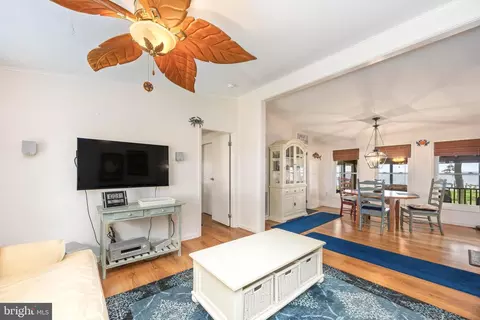 Living - 7940 Riverview Rd, Westover, MD 21871 photo 4 of 5