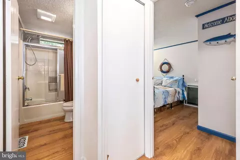 Entry Way - 7940 Riverview Rd, Westover, MD 21871 photo 3 of 3