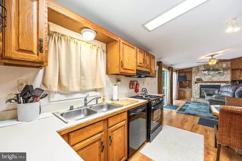 Kitchen - 7940 Riverview Rd, Westover, MD 21871 photo 1 of 5