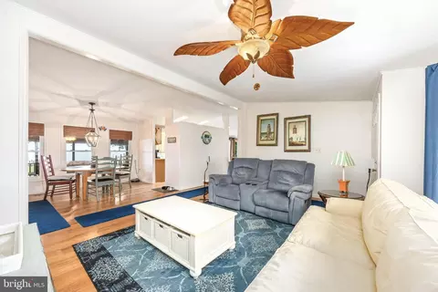 Living - 7940 Riverview Rd, Westover, MD 21871 photo 3 of 5