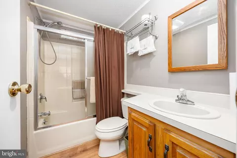 Bath - 7940 Riverview Rd, Westover, MD 21871 photo 1 of 4